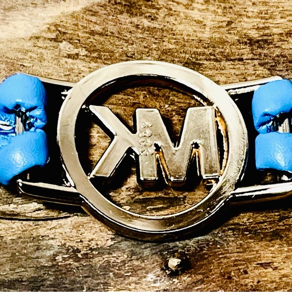 Unique “MK” Blue/Gold tone/Rhinestone adjustable bracelet - Picture 5 of 6